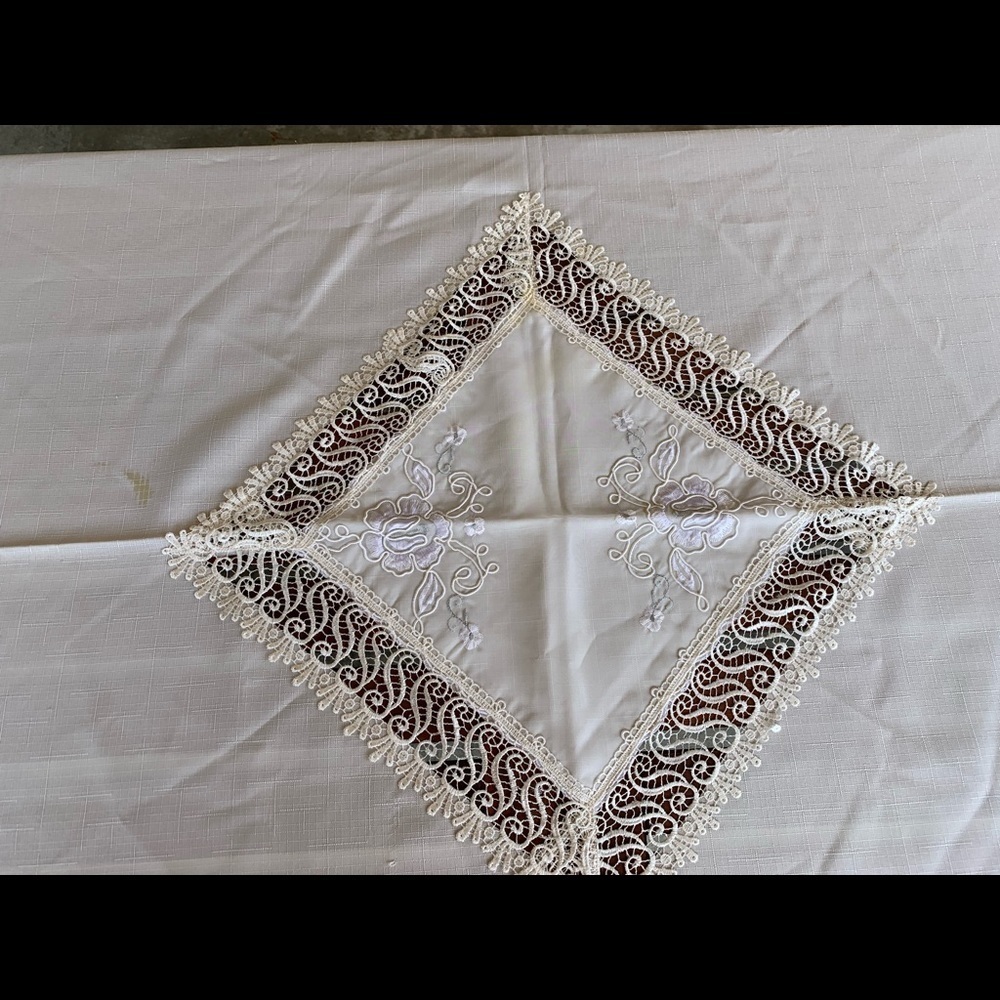 Table Cloths - Picture 5 of 7